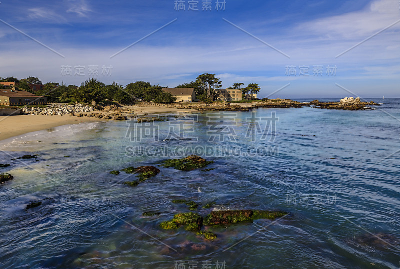 太平洋海浪冲击着蒙特雷崎岖的北加州海岸线