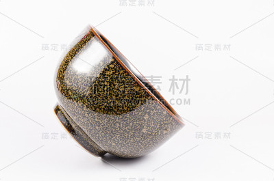 金、黑两色陶瓷