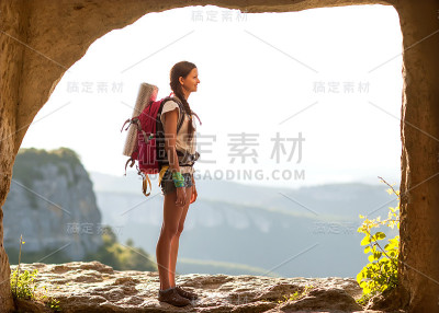 山里的女游客