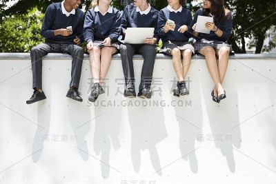 教育学生人的知识观念