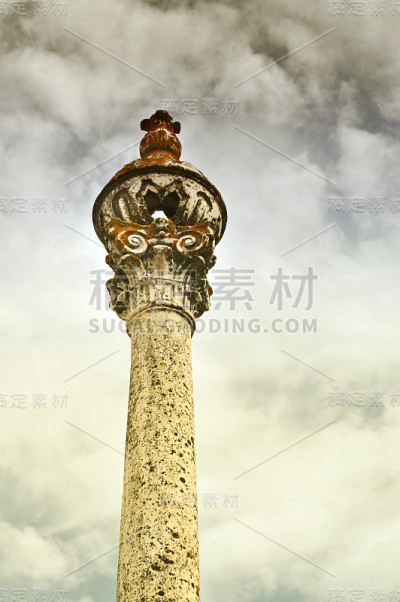 中世纪的颈手枷