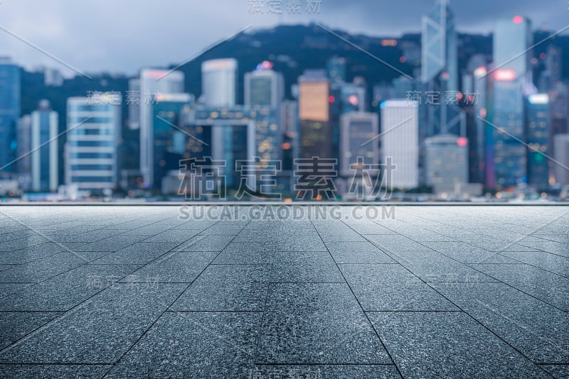 香港维多利亚港前的空旷人行道