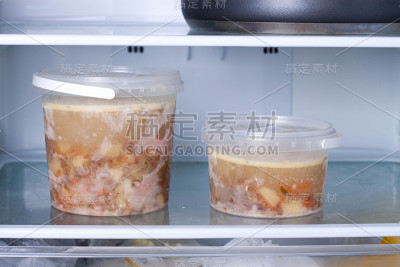 冰箱里的冷冻汤