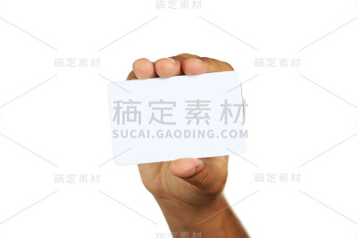 手里拿着一张名片