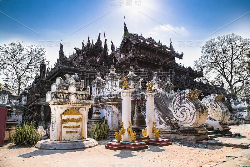 缅甸曼德勒Shwenandaw Kyaung寺或金宫寺。