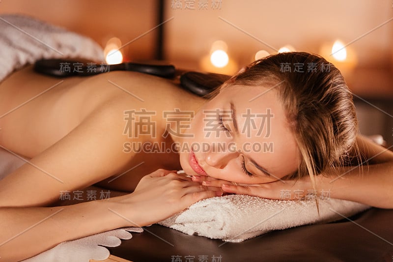 女人水疗按摩