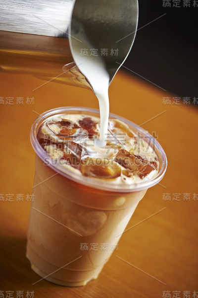 “冰拿铁
