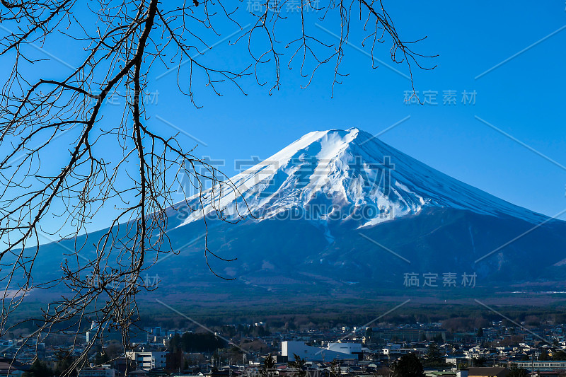 日本-远处的富士山