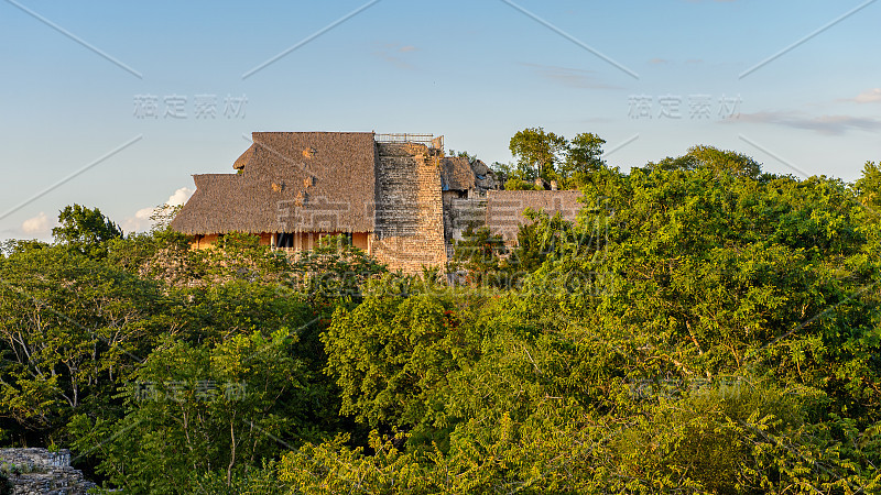 墨西哥尤卡坦半岛的提莫松，尤卡坦半岛玛雅考古遗址Ek' Balam建筑群的一部分。从前古典时期到后古