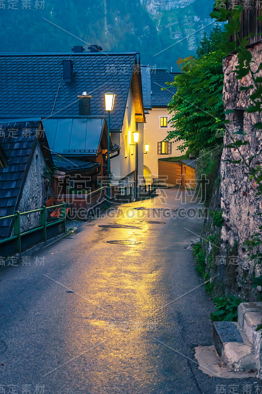 城里老街的夜景