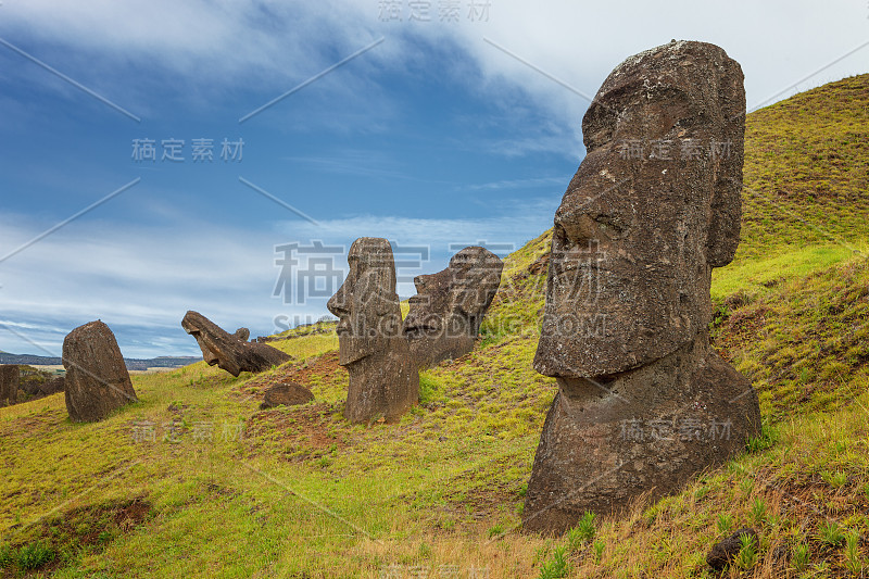 火山和拉诺·拉拉库采石场，复活节岛的摩埃石像大部分都是在那里雕刻的，智利