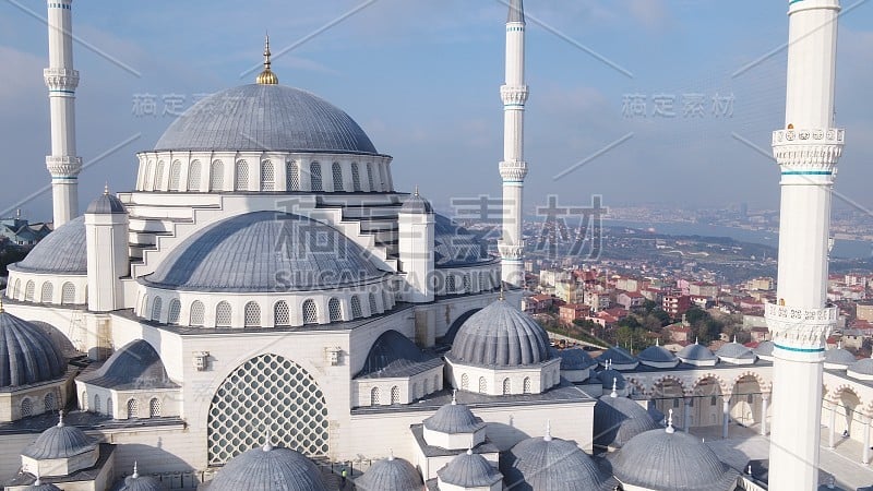 土耳其伊斯坦布尔的大Camlica清真寺(Buyuk Camlica Mosque)。