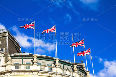 迎风飘扬的英国国旗