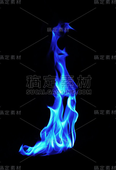 蓝色的火焰在黑色的背景