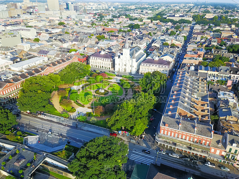 路易斯安那州新奥尔良的杰克逊广场圣路易斯市大教堂