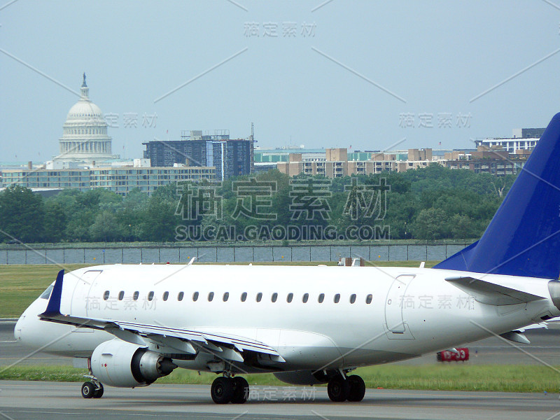 飞机在DCA滑行