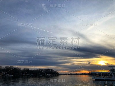 河