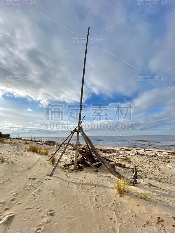 波罗的海秋季海岸，拉脱维亚高加河卡尼卡瓦海滩