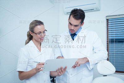 牙医讨论报告