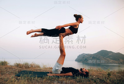 大自然中的杂技瑜伽