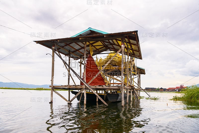 缅甸掸邦东吉区Nyaungshwe镇Inle Sap淡水湖上的Inpawkhon村