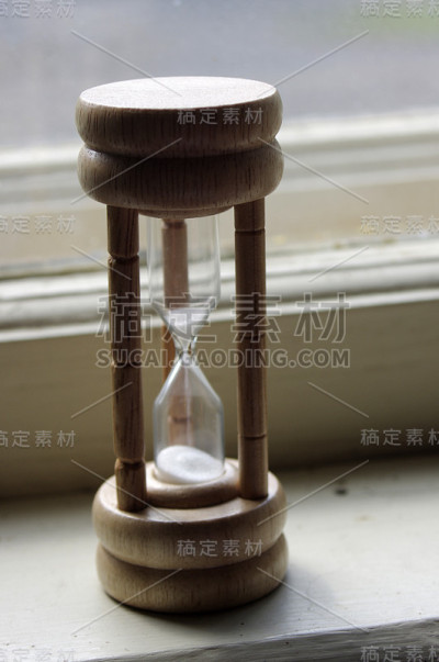 带有流沙的古董沙漏