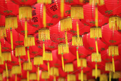 鲜红的传统中国灯笼，新加坡