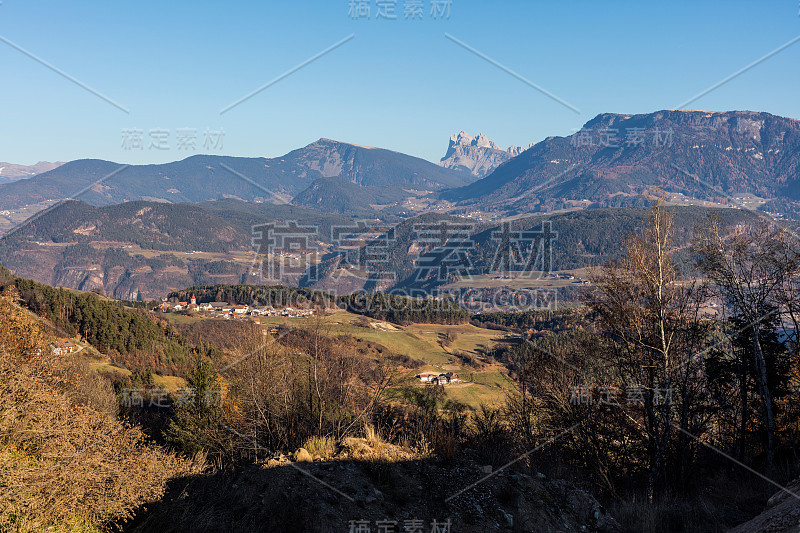 意大利。阿迪杰/ Sudtirol。直辖市Ritten / Renon。景观