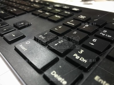 办公室黑色键盘