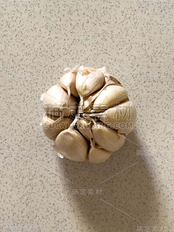 一个蒜头