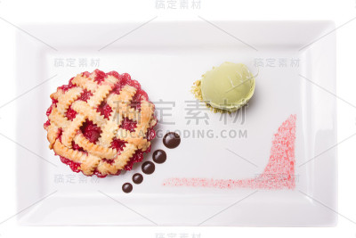 巧克力樱桃派和开心果冰淇淋