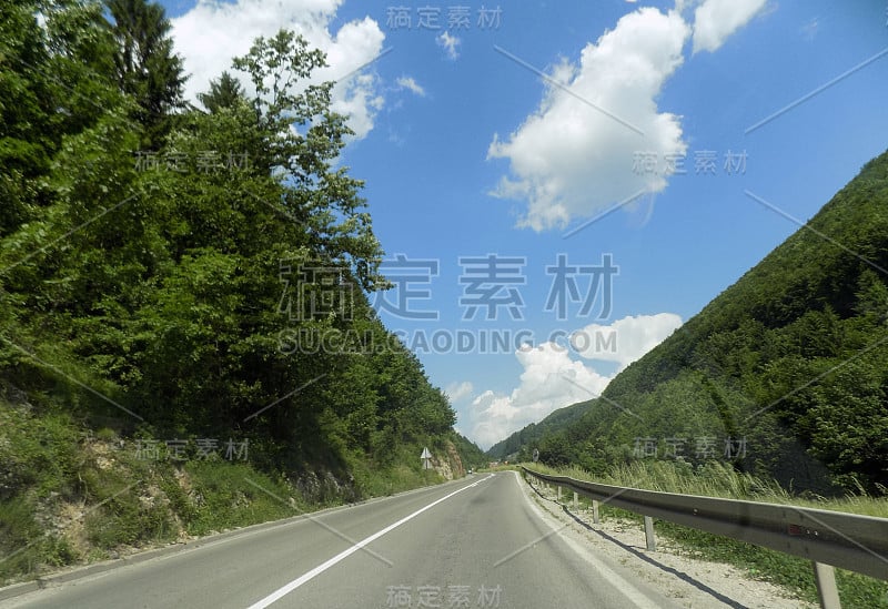 去山上的公路旅行