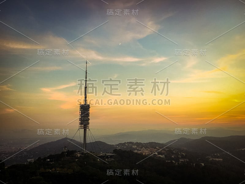 通信塔，由诺曼福斯特，在Collserola公园，巴塞罗那，加泰罗尼亚，西班牙