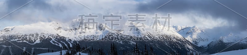 惠斯勒美丽的加拿大雪景