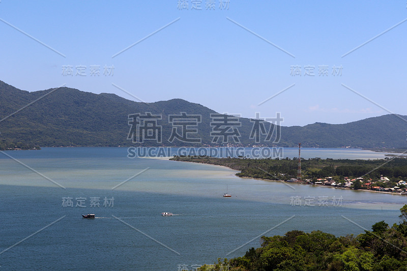 美丽的全景从鼹鼠海滩的观点在Florianópolis，圣卡塔琳娜。