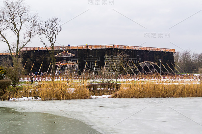 波兰Inowroclaw温泉镇的毕业塔，2016/01/26