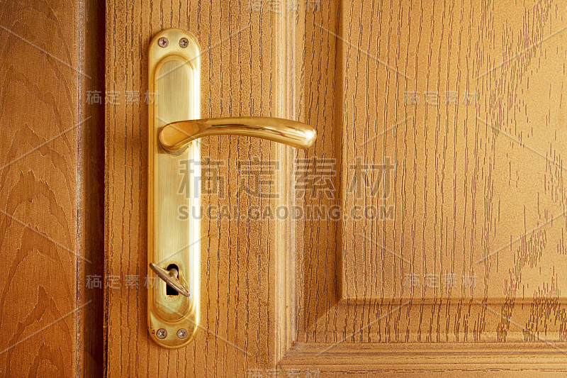 关着的门和钥匙