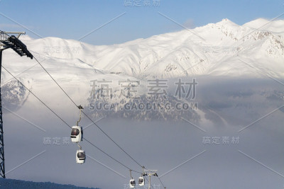 云下的山谷