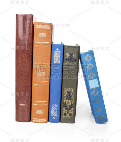 一堆孤立在白纸上的旧书