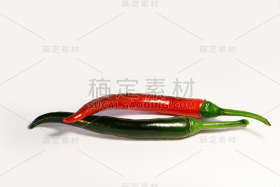 红和绿辣椒