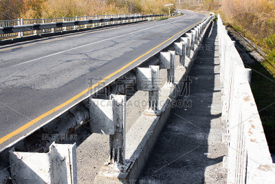 道路金属栅栏特写