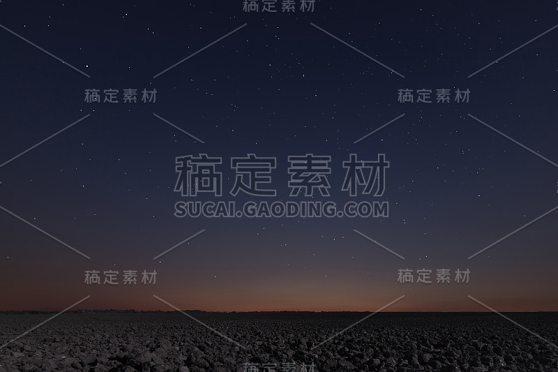 晚上的背景。夜晚星空。繁星满天的夜空