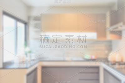 在厨房的背景工作顶部散焦