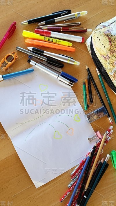 孩子在家里