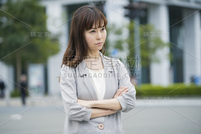 女人与压力
