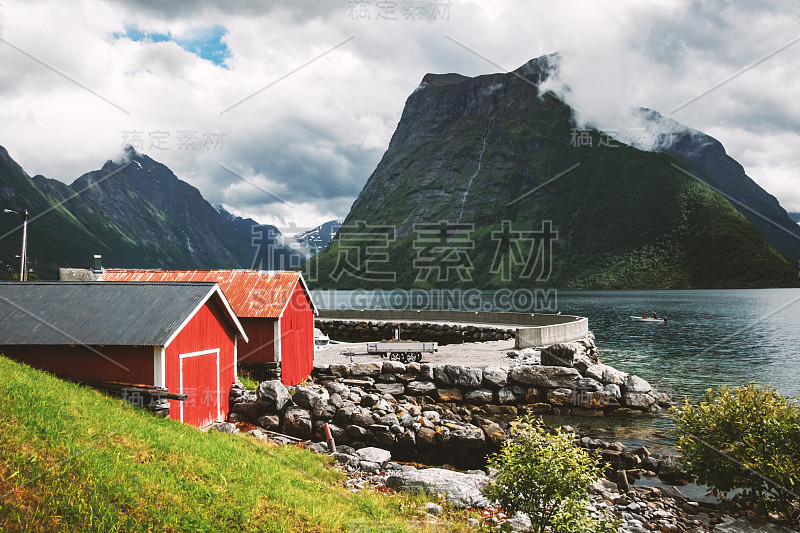 厄克村和霍恩德峡湾