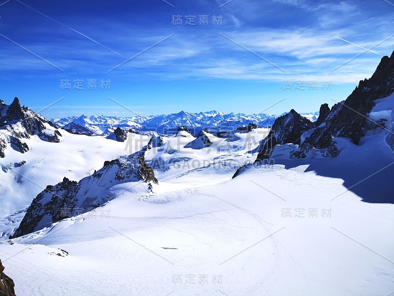 夏蒙尼勃朗峰法国山山顶滑雪滑雪板滑雪板旅行旅行者