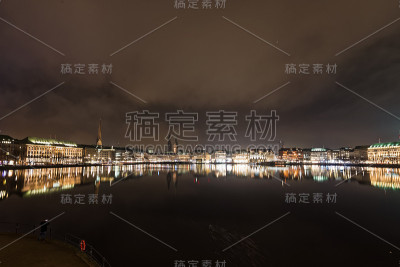 Binnenalster晚上