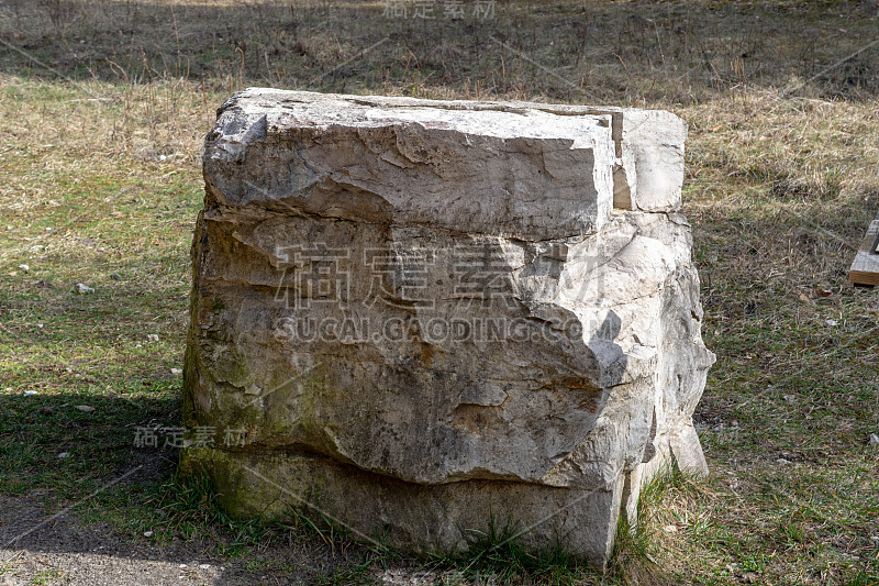 Głęboka洞穴(Maszycka Cave) -一个洞穴在Będkowska山谷在奥尔库兹高地