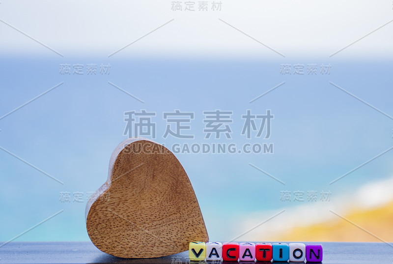 假期刻字。夏天假期的背景。为徽章，图标，旗帜，标签，插图，明信片，海报，墨水，卡片